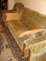 Продам диван + два кресла б/у (6 мес.) в отличном состоянии