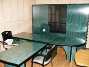 Кабины, кабинеты, столы и шкафы, тумбочки все в наличии.