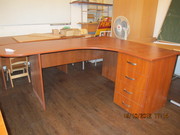 Cтол письменый углавой