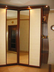 корпусный угловой шкаф купе