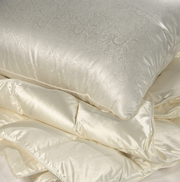 Предновогодняя распродажа подушек, одеял, наматрасников