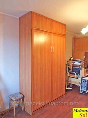 Подьемная кровать, встроенная в шкаф для спальни