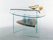 Столы, столешницы, подставки, полки из закаленного стекла.