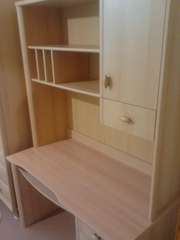 Стол,  письменный,  производитель Польша,  состояние идеальное